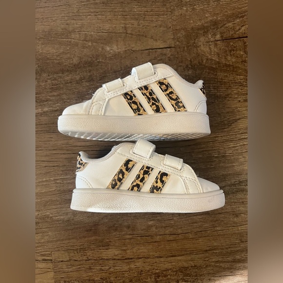 adidas Toddlers Grand Court Leopard Trainers, Size-5 Minimally Worn - Picture 2 of 6